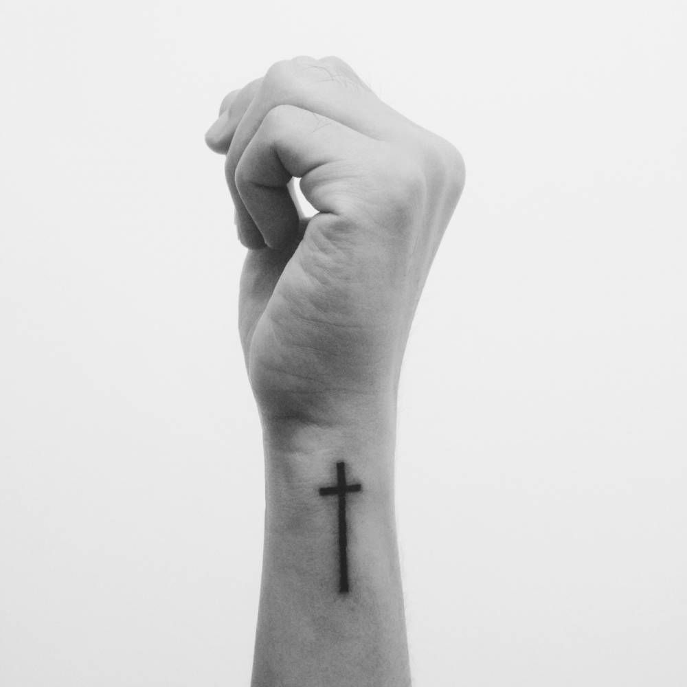 Featured image of post Tatuajes De Cruz En La Mano